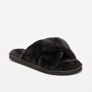 NEW Black Cozy Faux Fur Slipper Slides